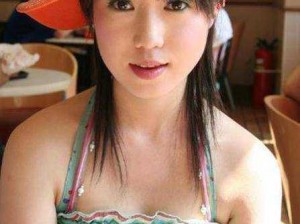 大奶人体艺术写真集：展现女性身体之美